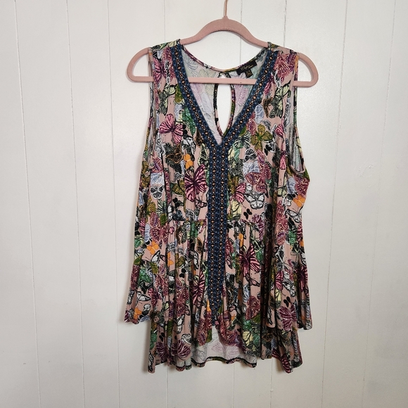 Cupio Tops - Cupio Boho Butterfly Print Pink Top Cold Shoulder Bell Sleeves Size 1X Stretch